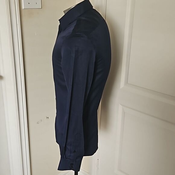 Le Chateau Men's Tailored Fit Button-Down Long Sleeves Shirt 15-15.5 XS Navy Blu - Picture 3 of 16